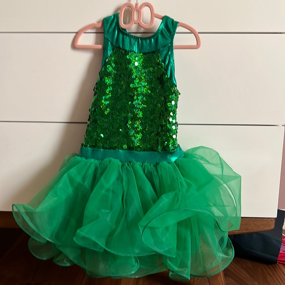 Ballet performing tutu